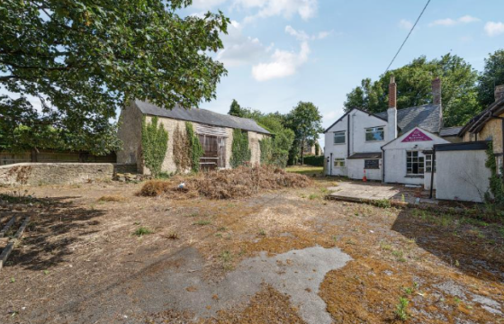 Land for sale in Oxforshire photo